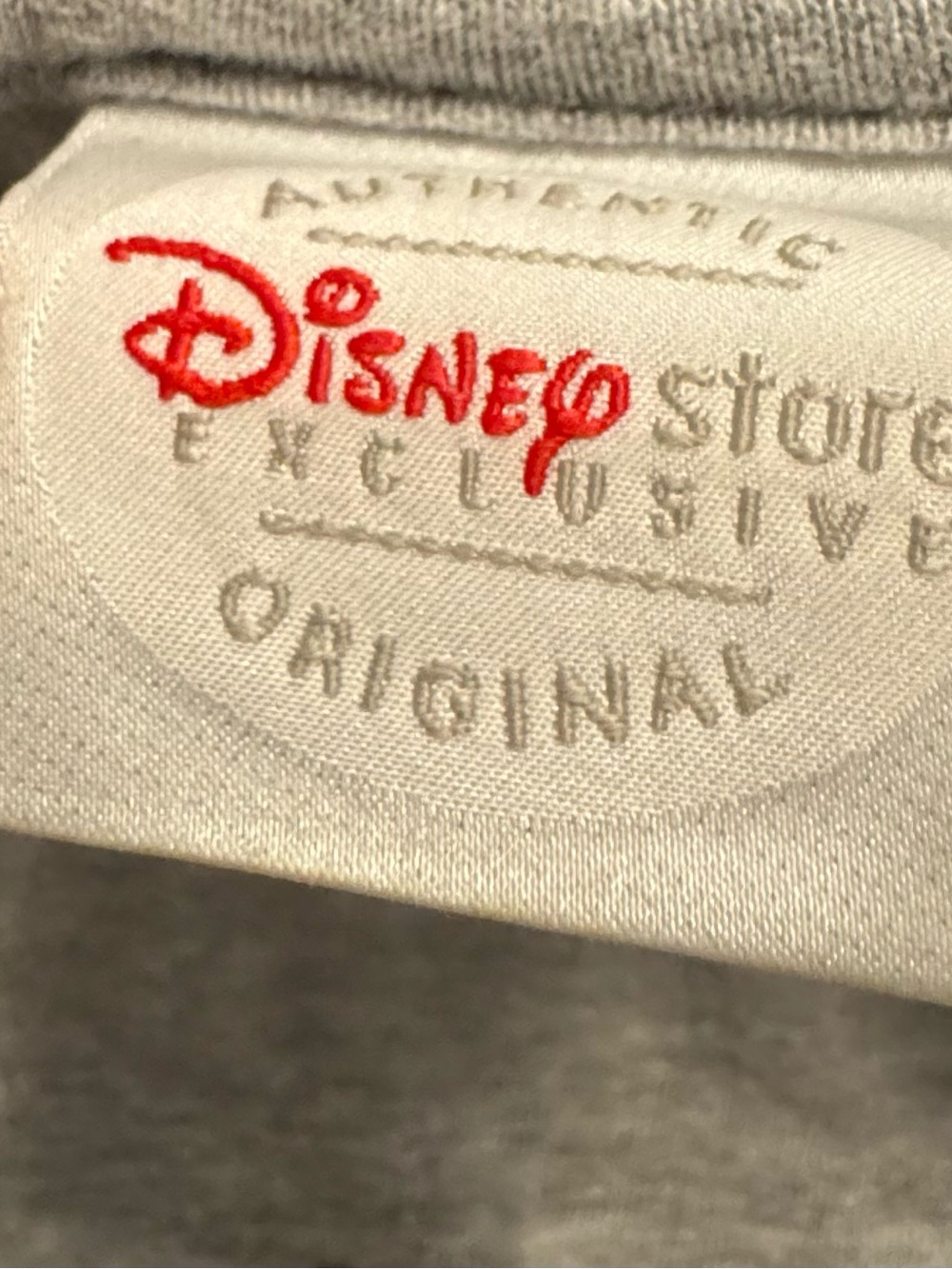 Disney Gray Long Sleeve T-Shirt with Grumpy Graphic - Picture 3 of 5
